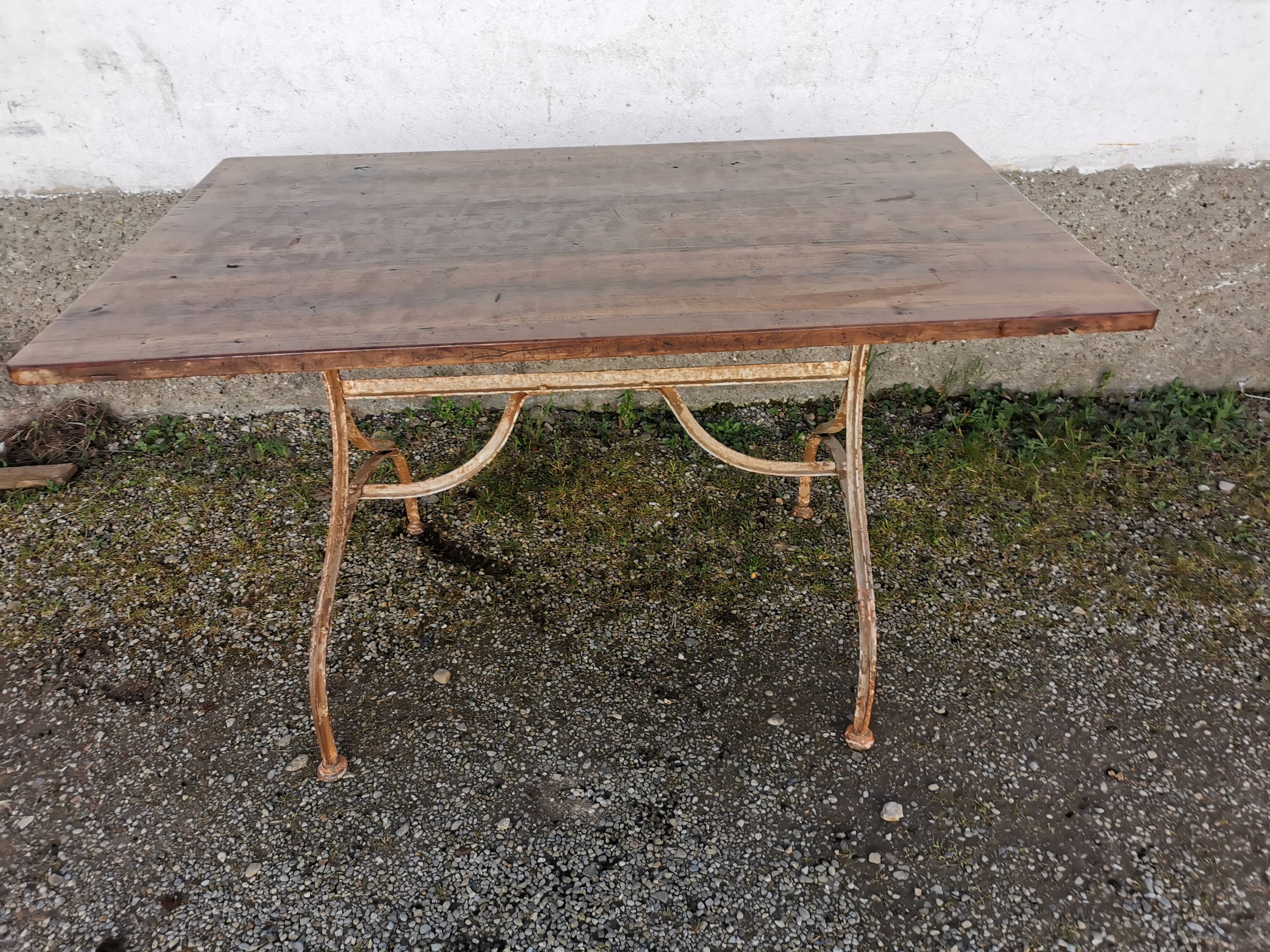 Table de bistrot en fer et plateau bois début XXEME