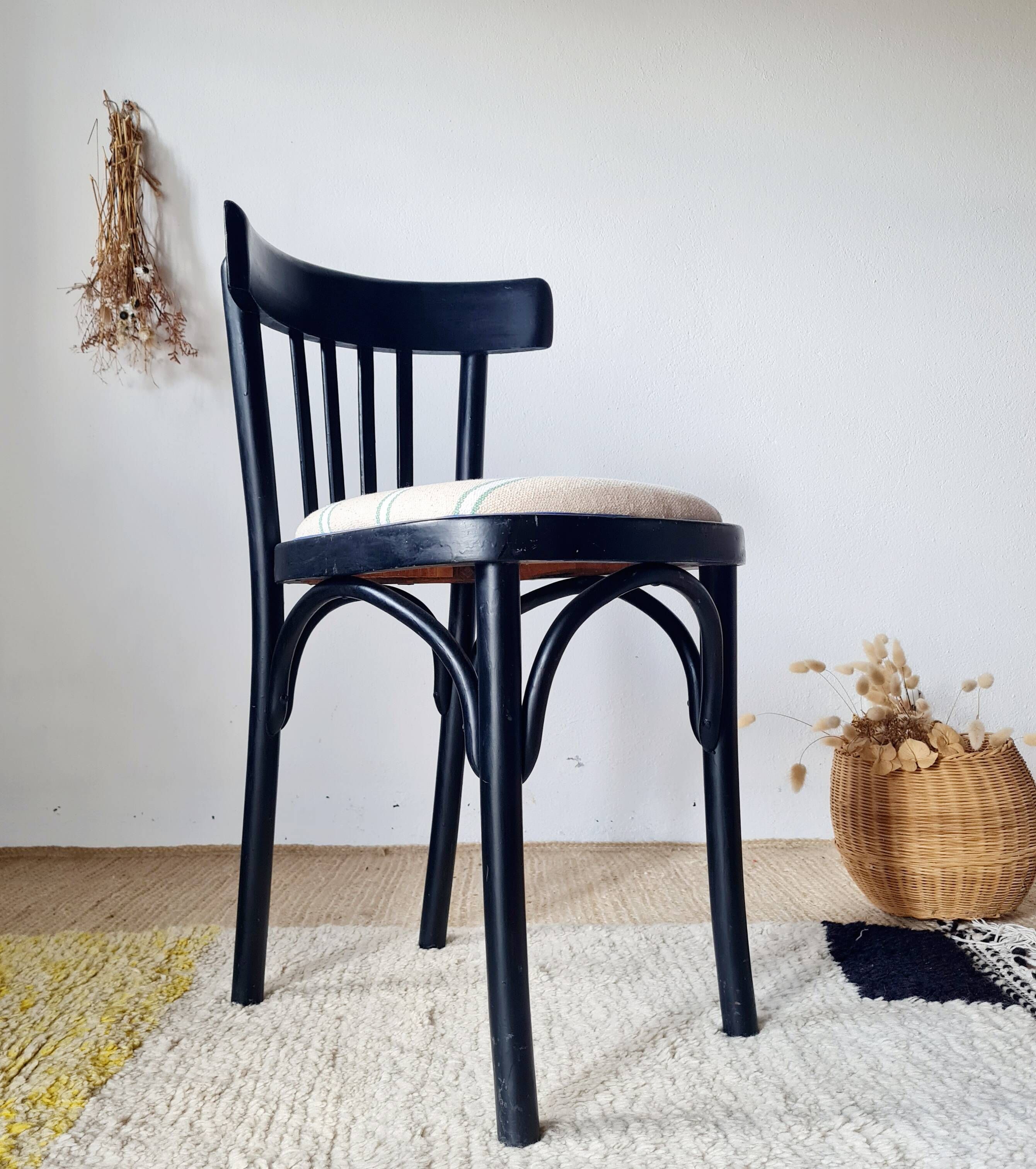 Chaise bistrot bois courbé noir assise rayures