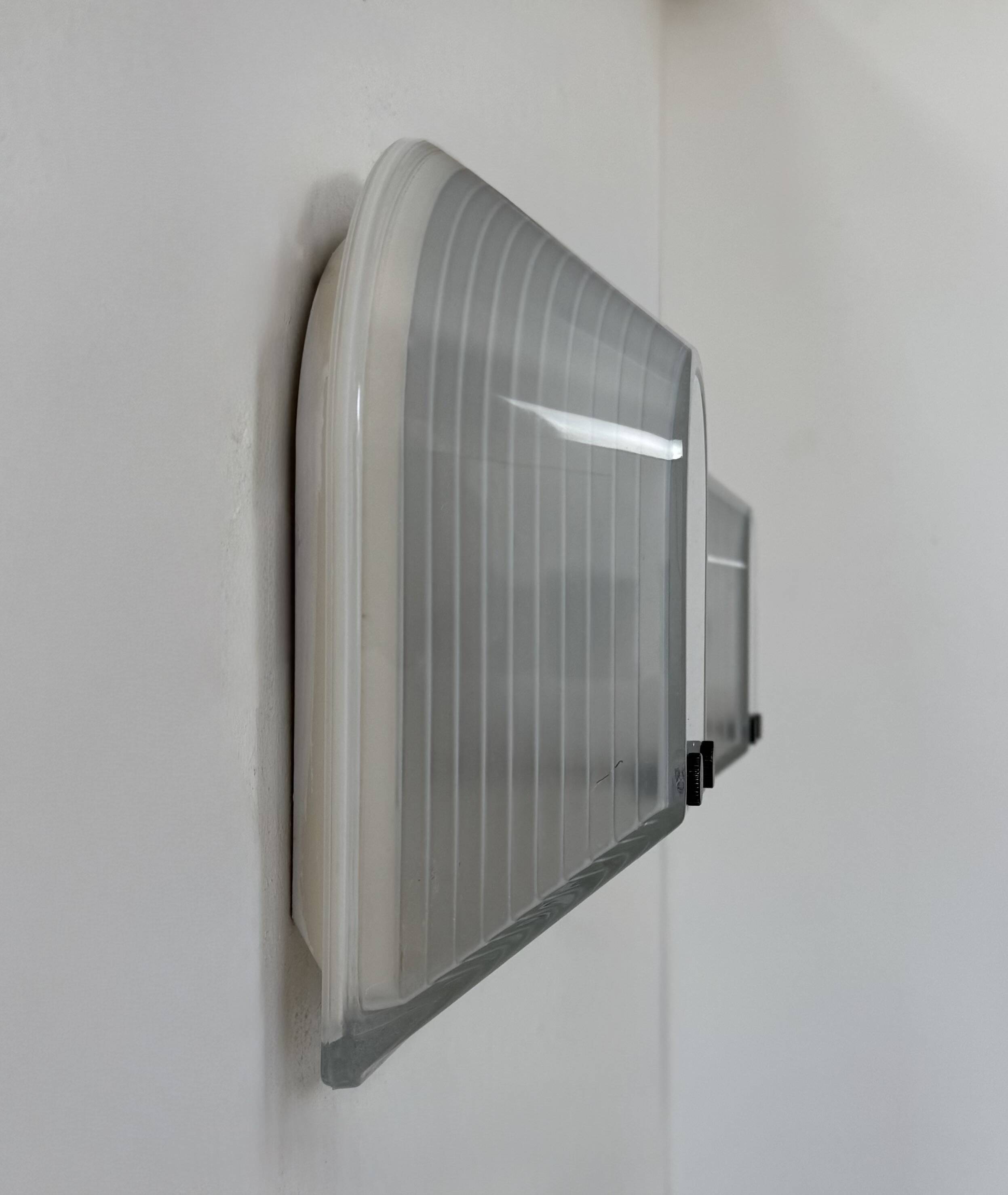 Pair of Tesi wall lights by Roberto Fiorato, Prisma, frosted glass Italy 1980