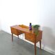 Side table met lades en messing details uit Zweden, kinder bureau