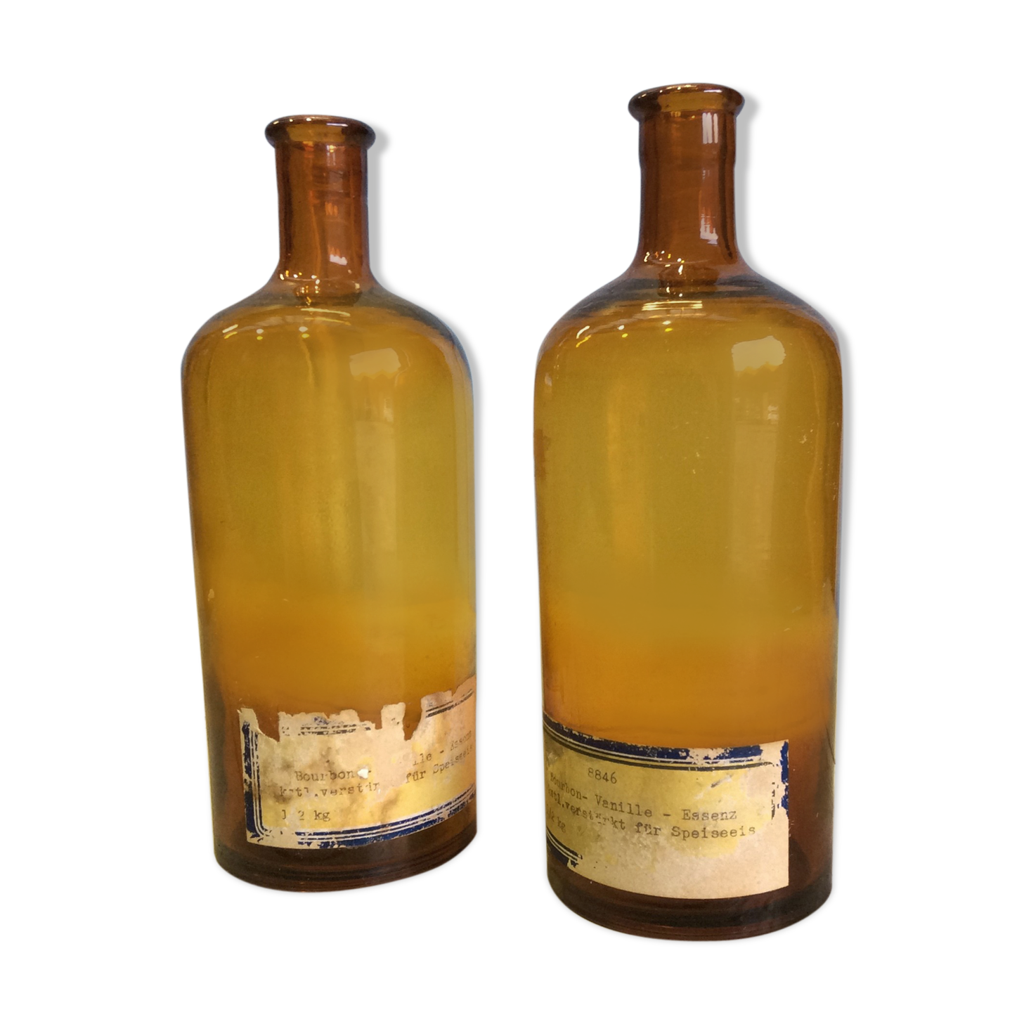 2 bottles of vintage drugry vanilla essence 1900