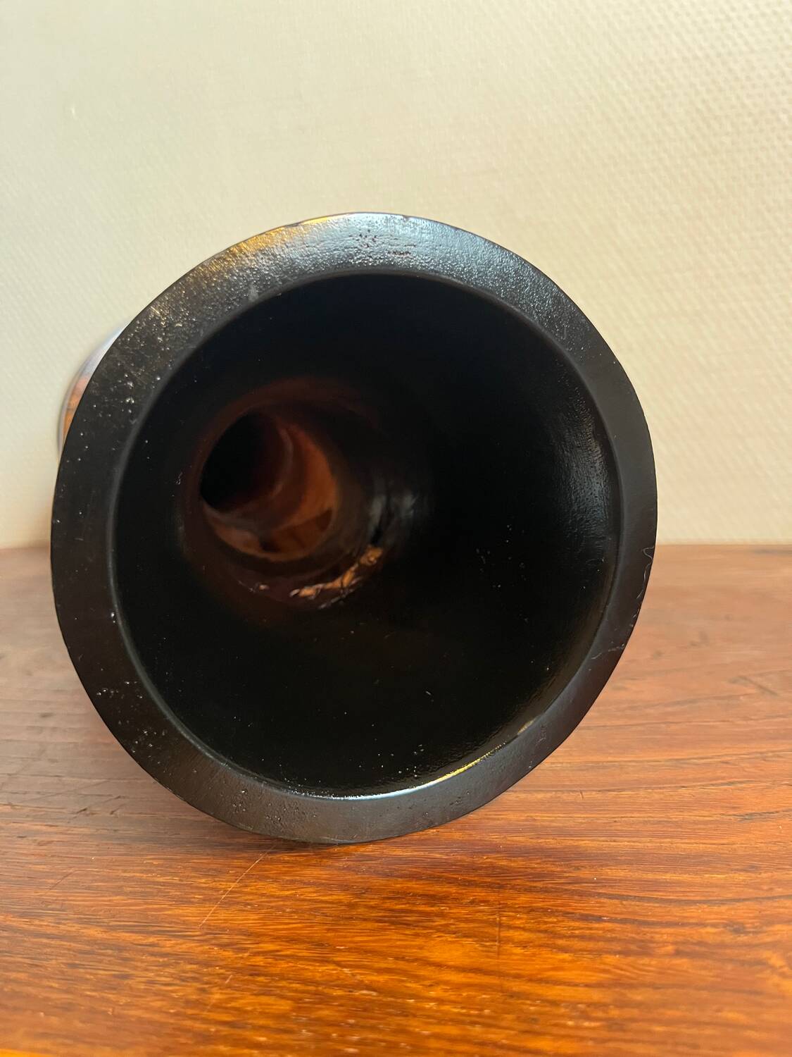 Carved mango wood vase