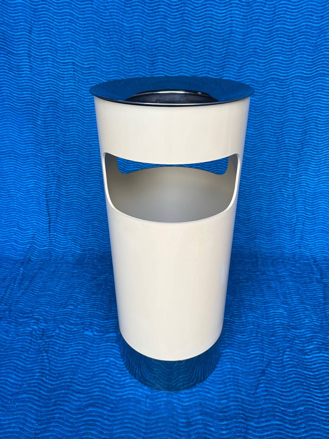 Porte-parapluies/cendrier/vide-poches/corbeille a papier/mobilier d’en
