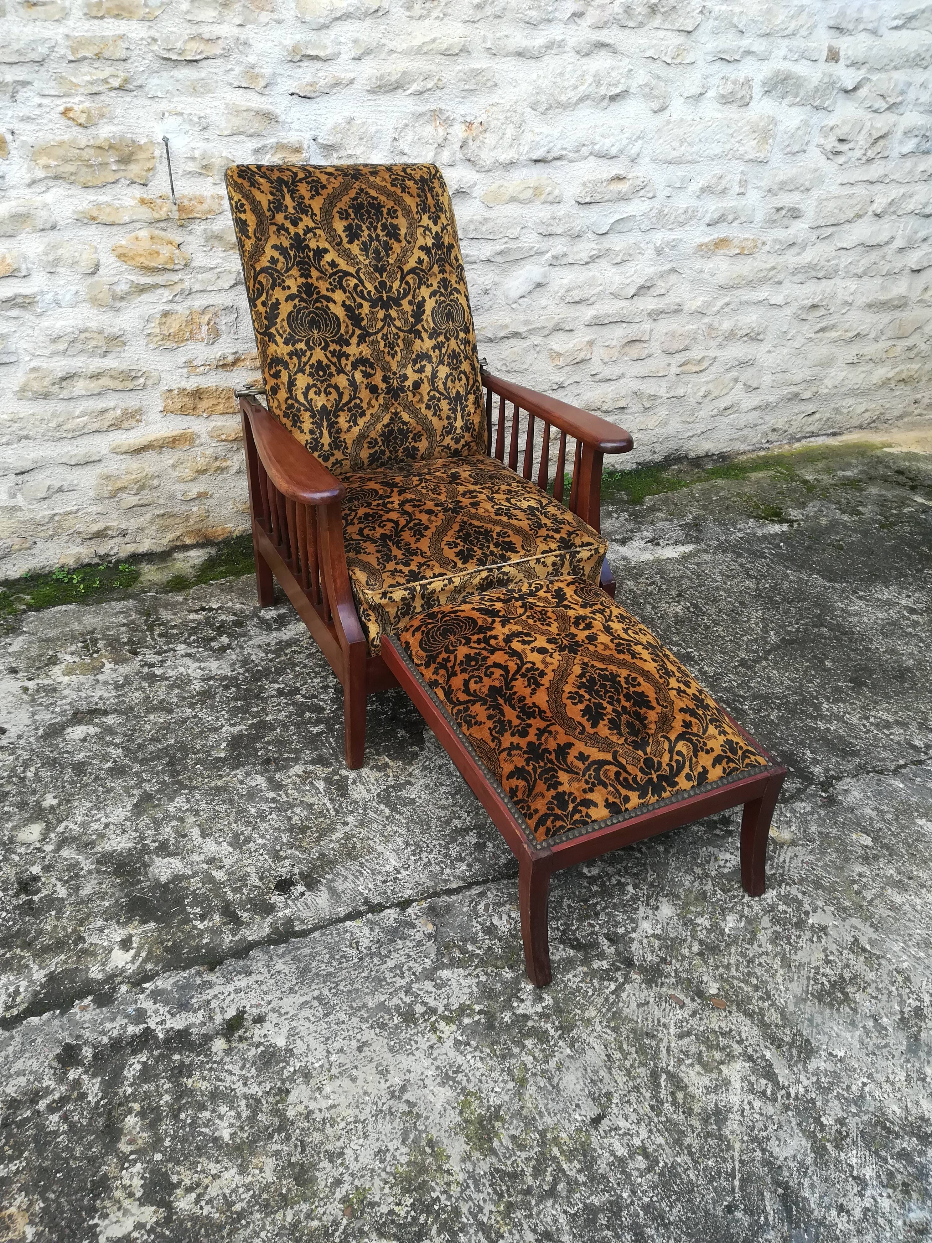 Morris armchair retractable footrest