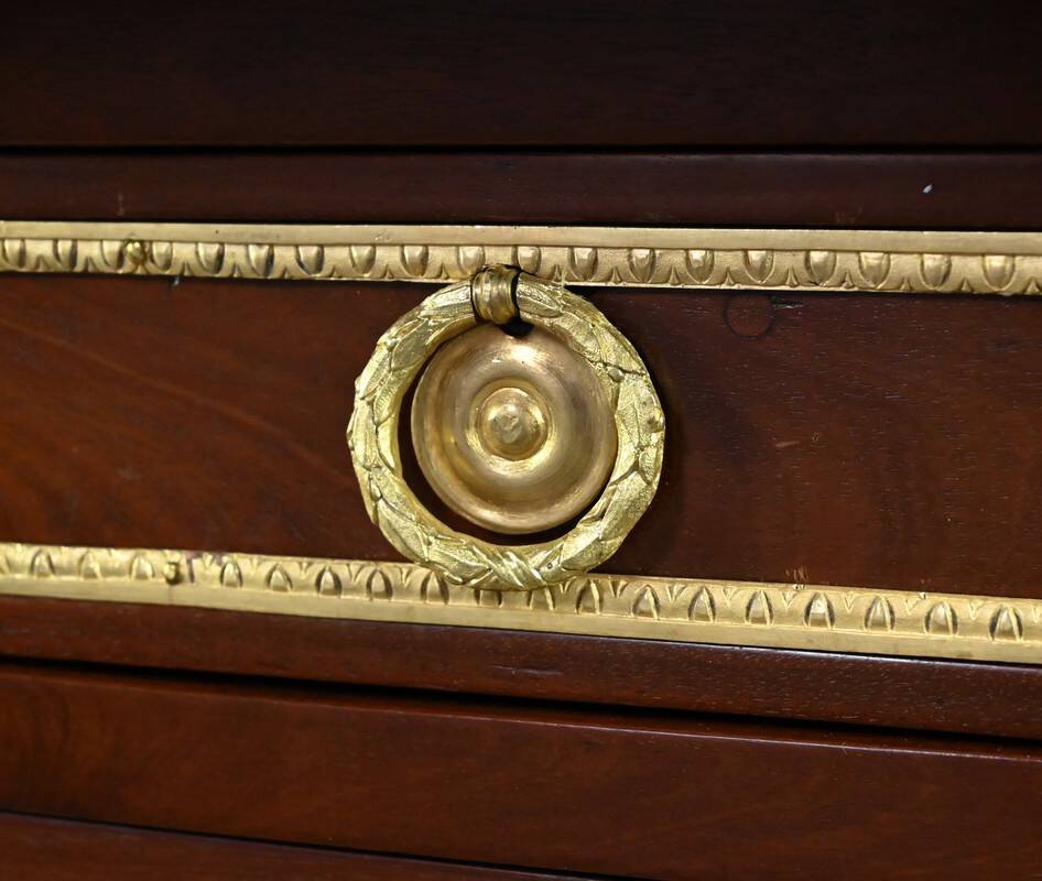 Mahogany veneer chest of drawers, Louis XVI period – Late 18th century