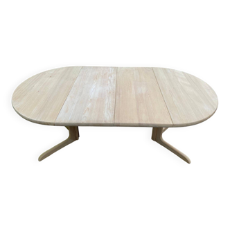 Scandinavian round extendable table Rainer Daumiller Hirtshals Sawaerk 1970