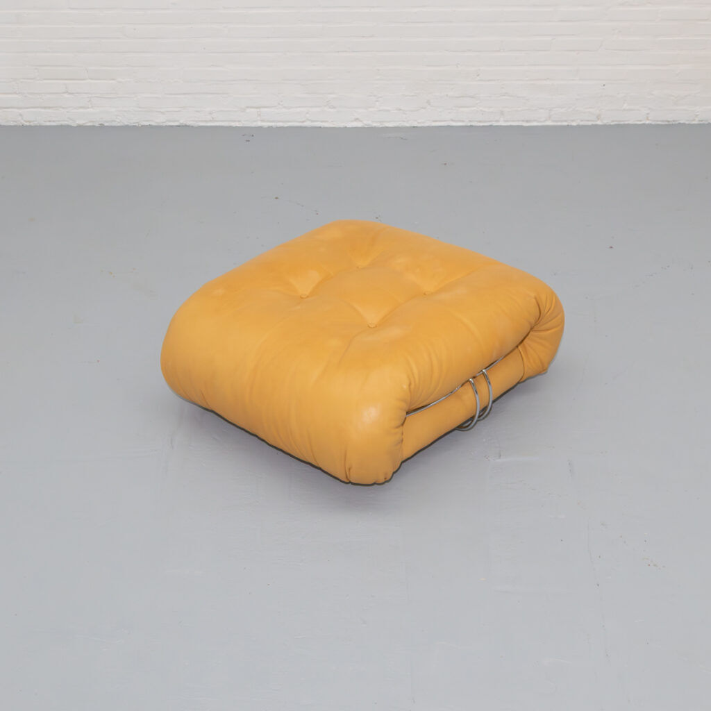 Afra & Tobia Scarpa Soriana Pouf Cassina