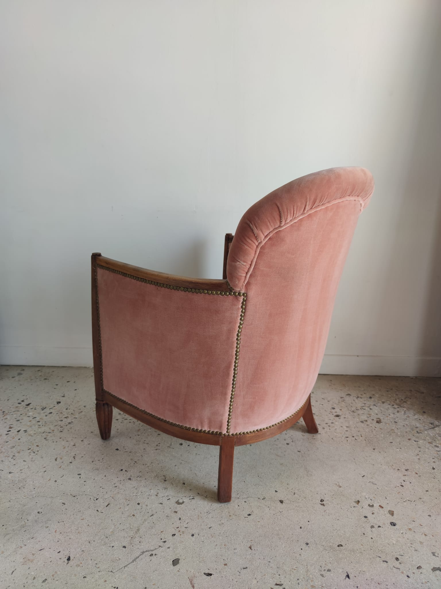 Armchair art deco pink velvet trim