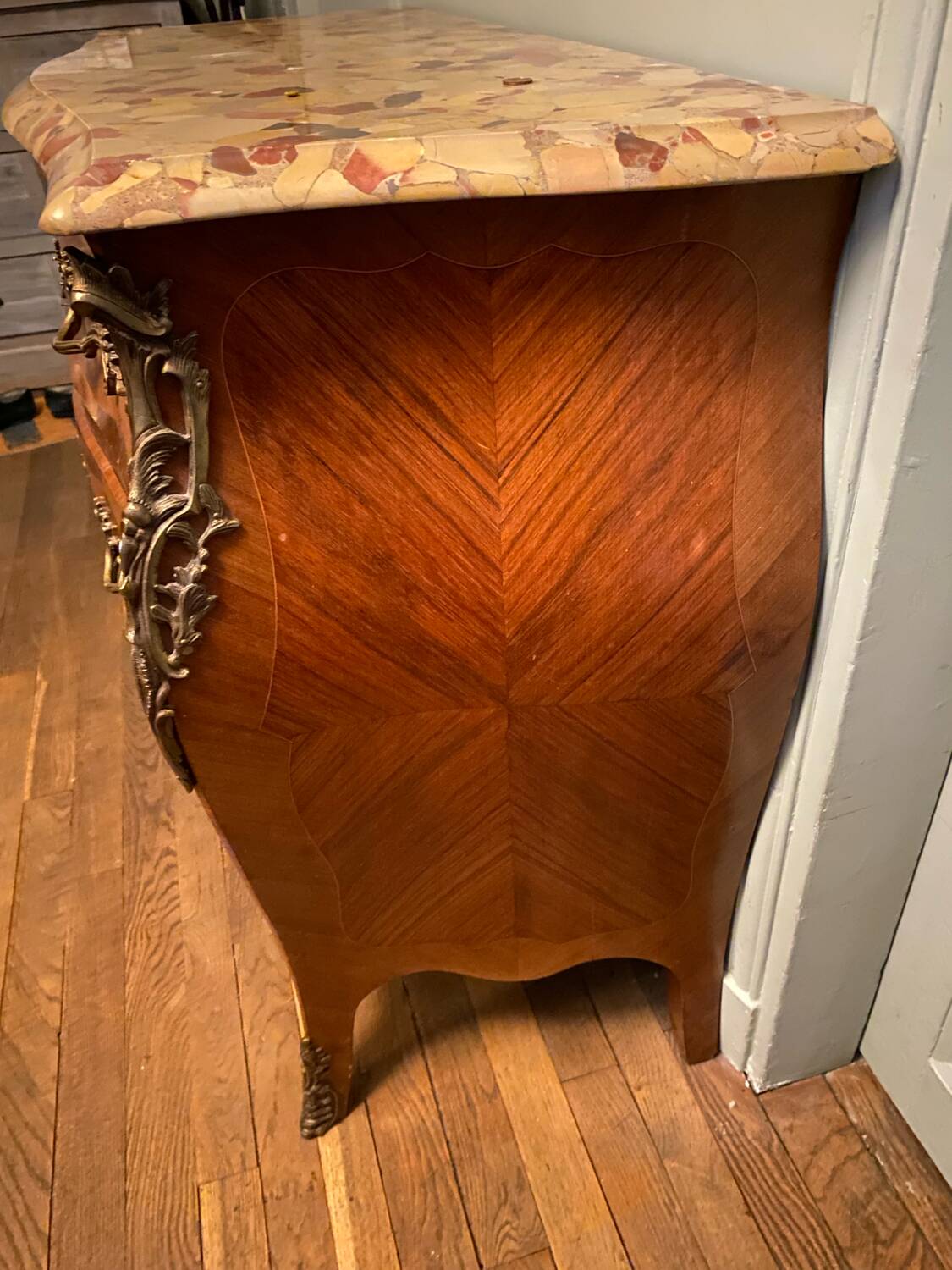 Louis XV style inlaid chest of drawers
