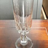 18 stemmed glasses