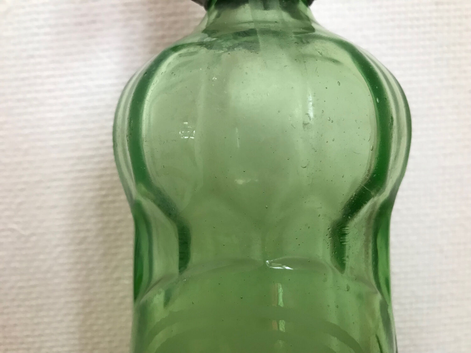 Siphon uralin / uranium / yellow green marquise shape