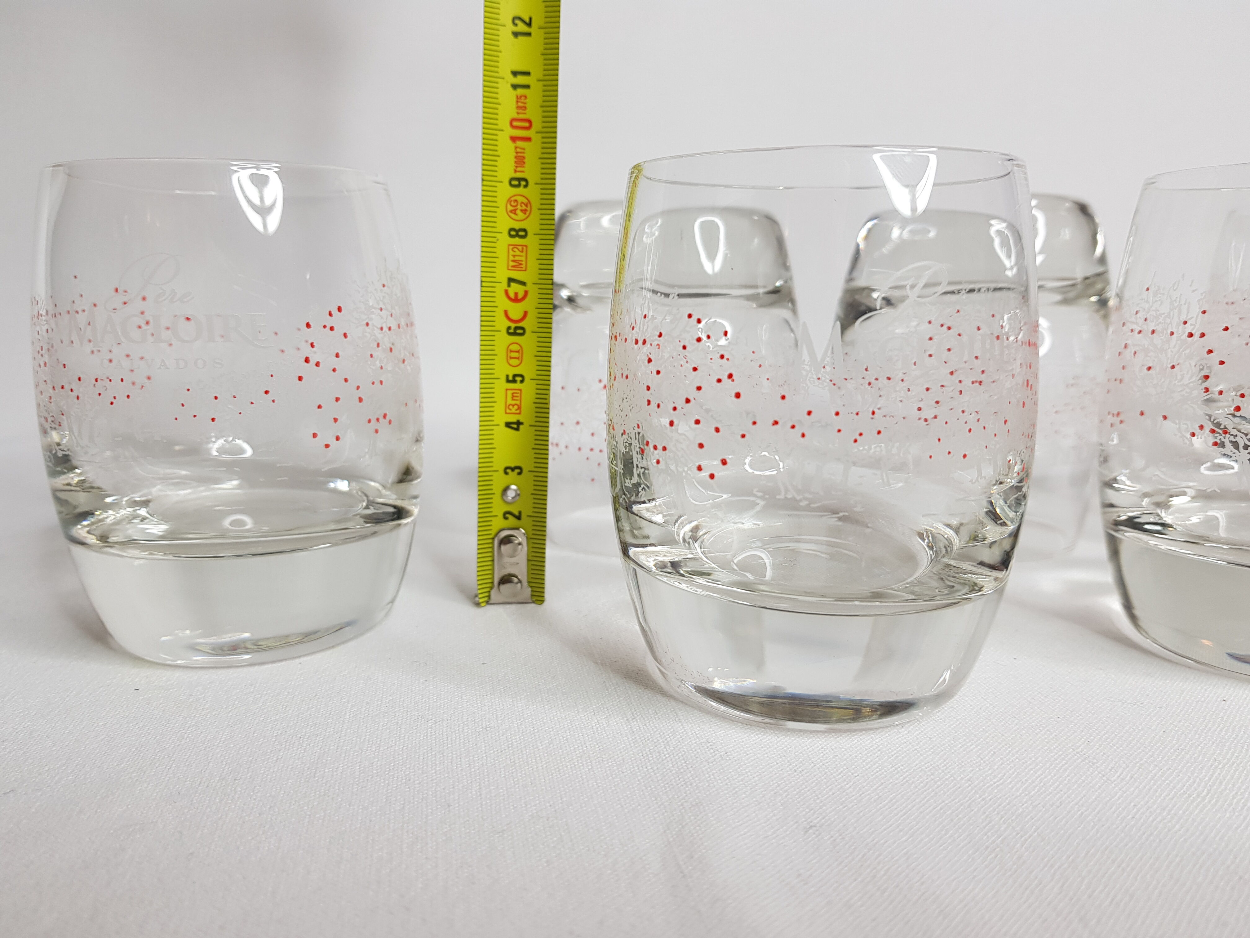 Six verres à calvados