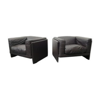 Pair armchairs the capanelle by Tito Agnioli for Poltrona Frau 1980