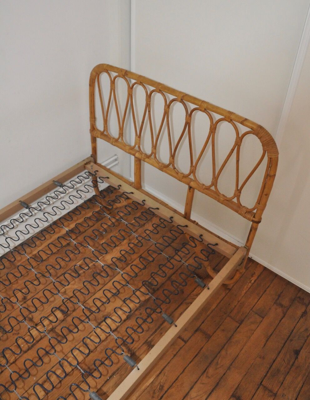 Bed rattan 60s