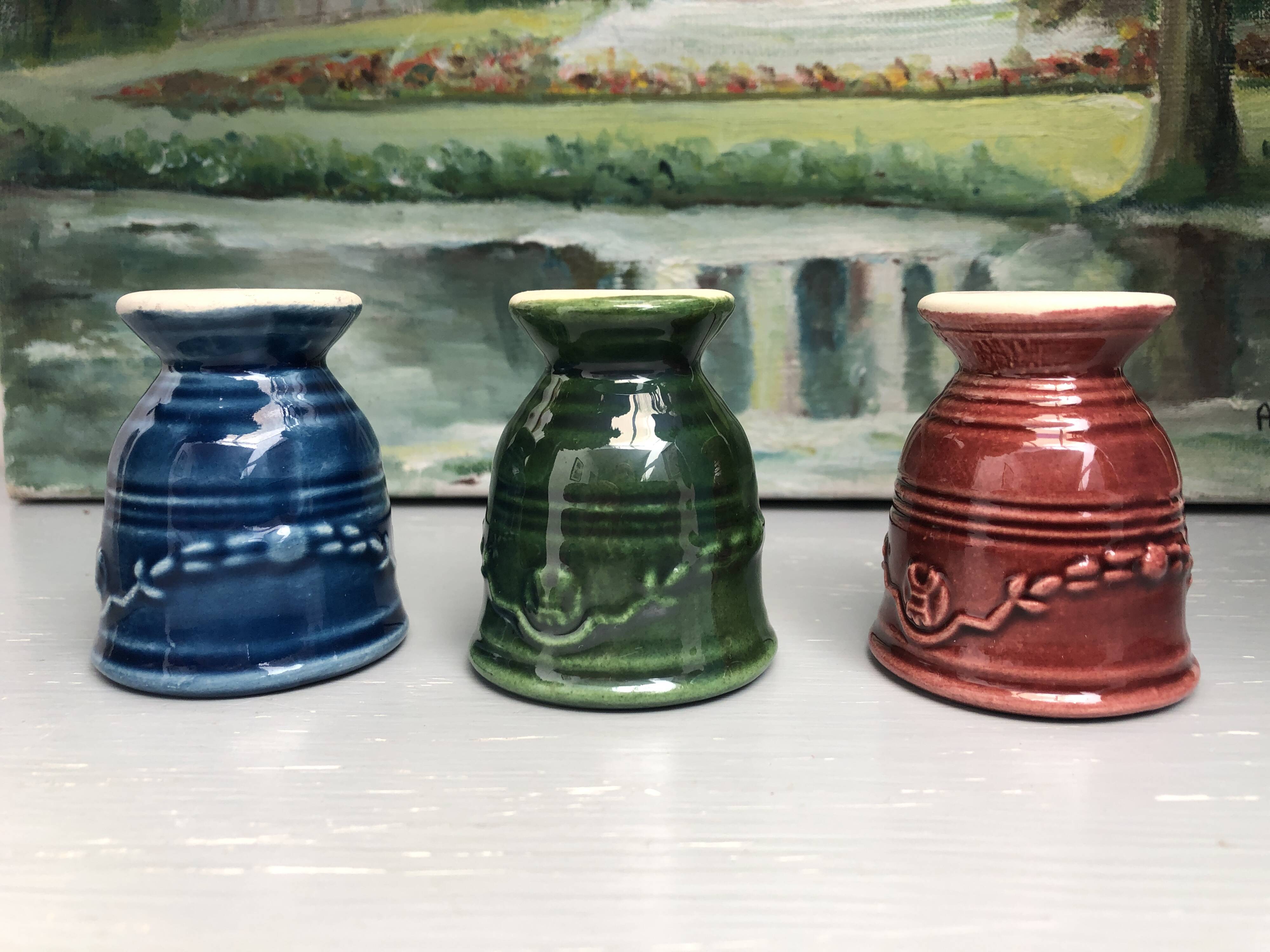 3 egg cups anduze vase