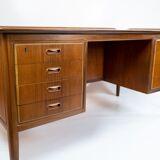 Desk in teak of danish design from the 1960s
