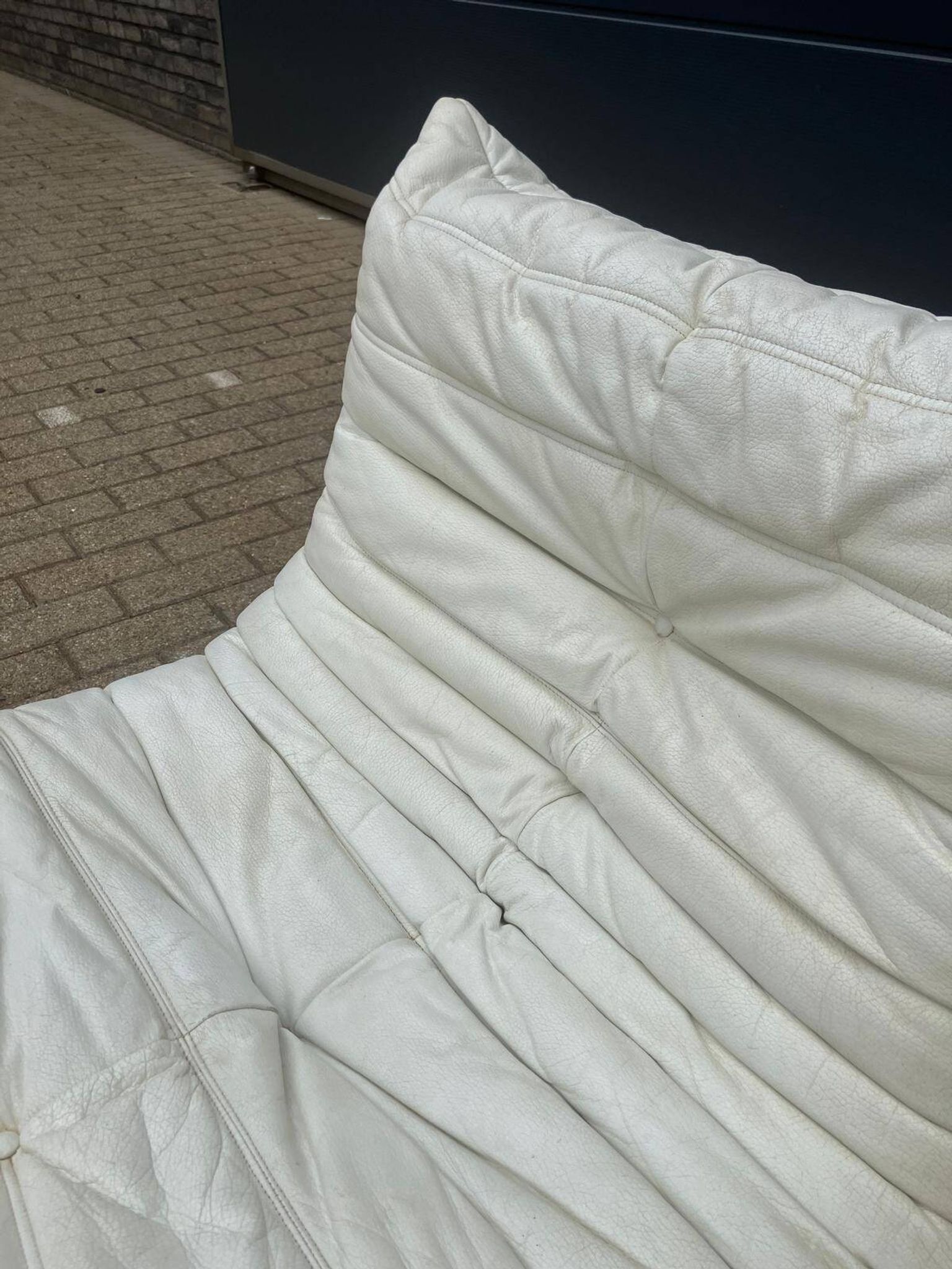 100% authentic Ligne Roset Togo 1-seater light beige leather '87