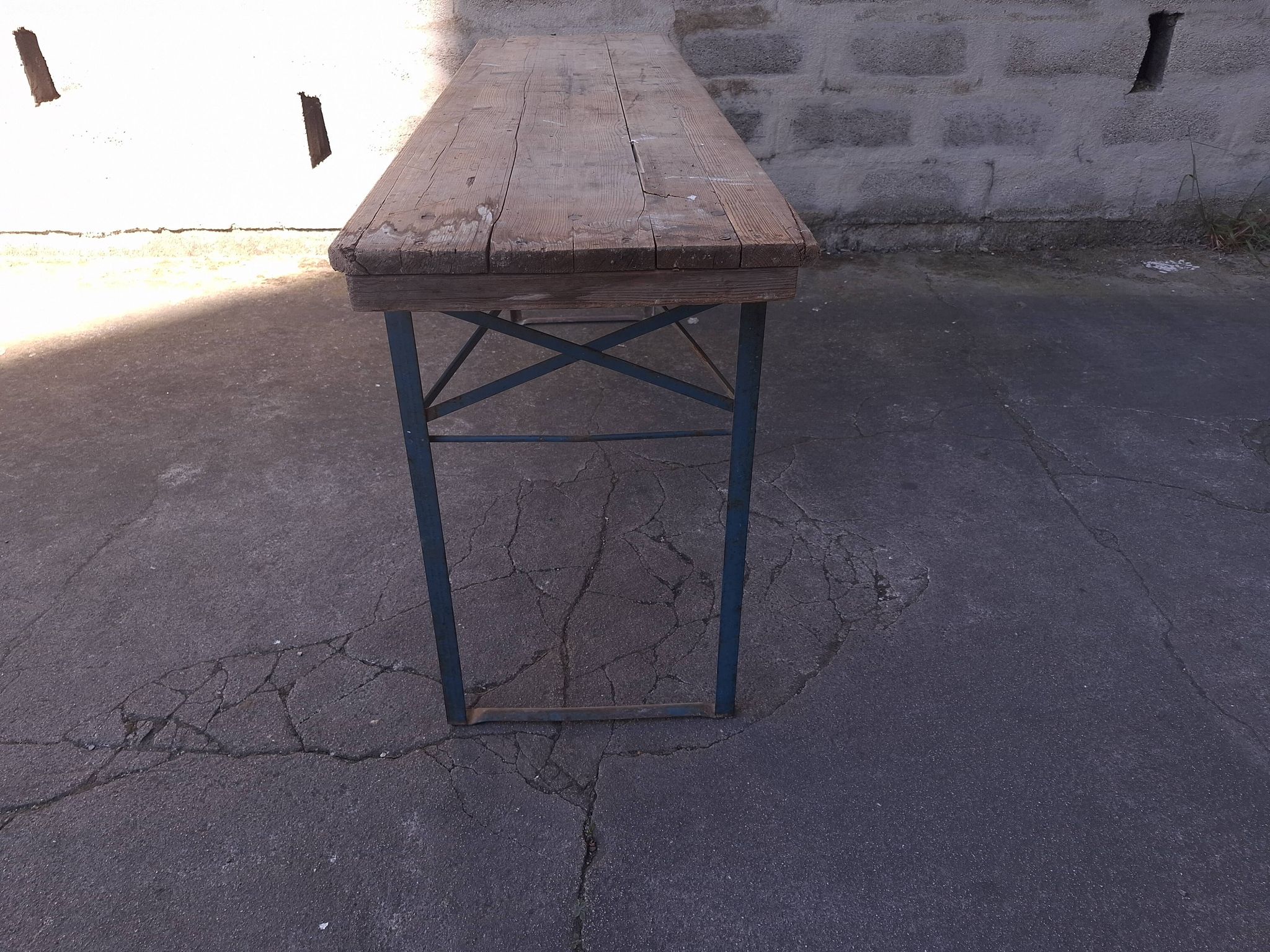 FOLDING BREWER'S TABLE