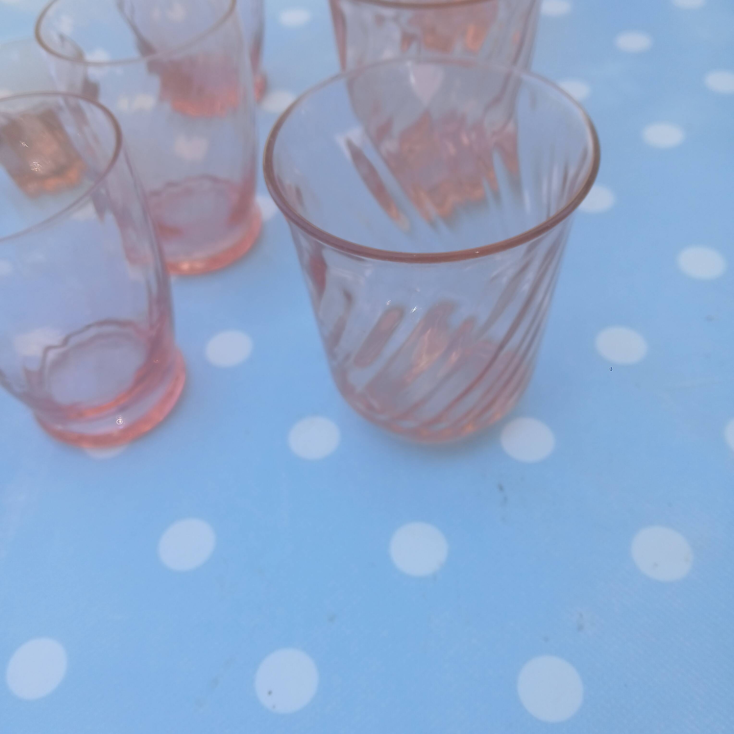 Verres vintage salmon pink colour