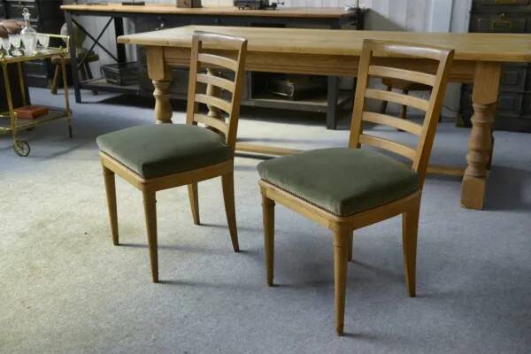 Paire de chaises modernes avec assises en velours vert 1940’s