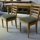 Paire de chaises modernes avec assises en velours vert 1940’s
