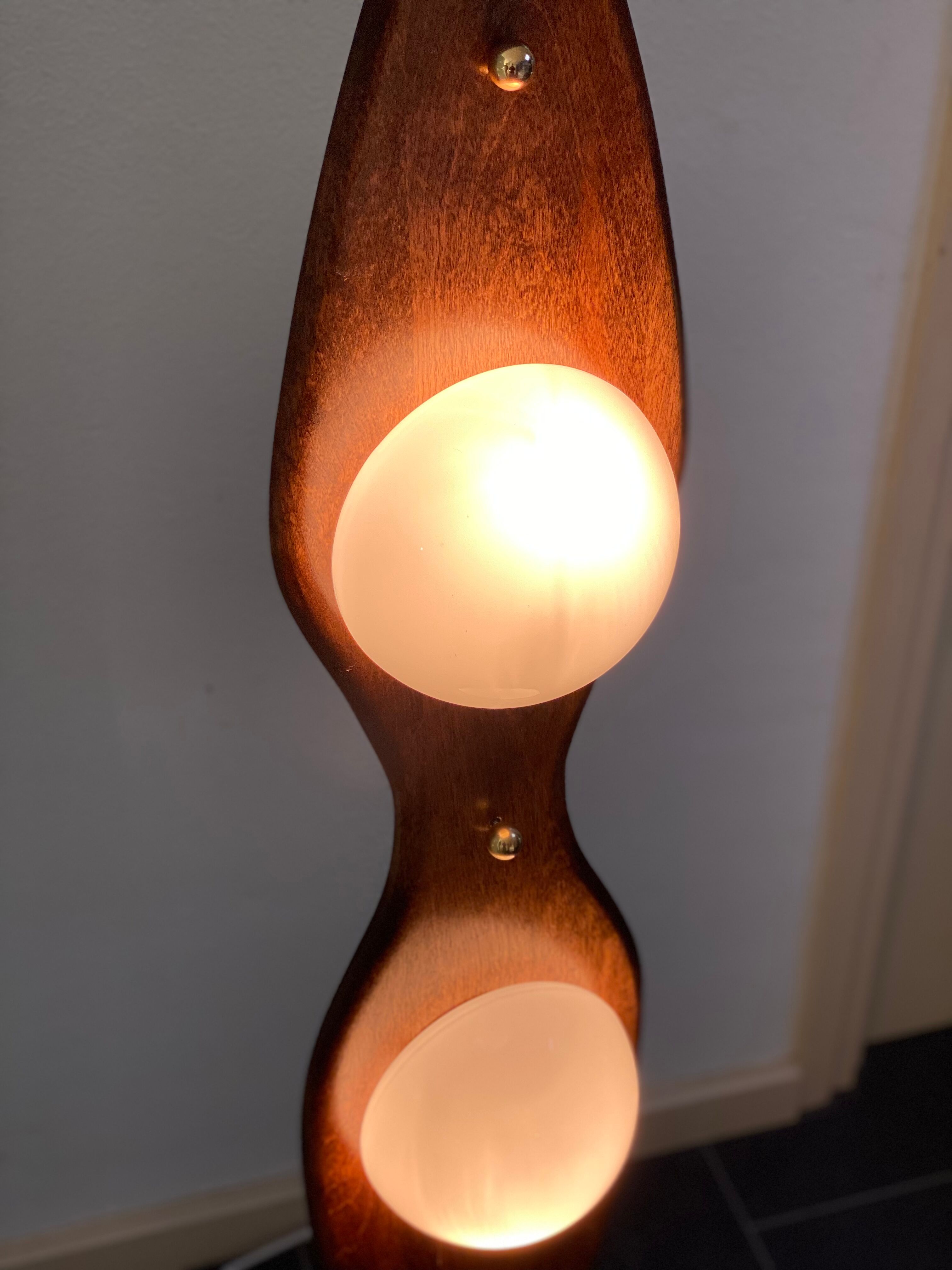 Vintage italian double lamp on a organic oak wood base