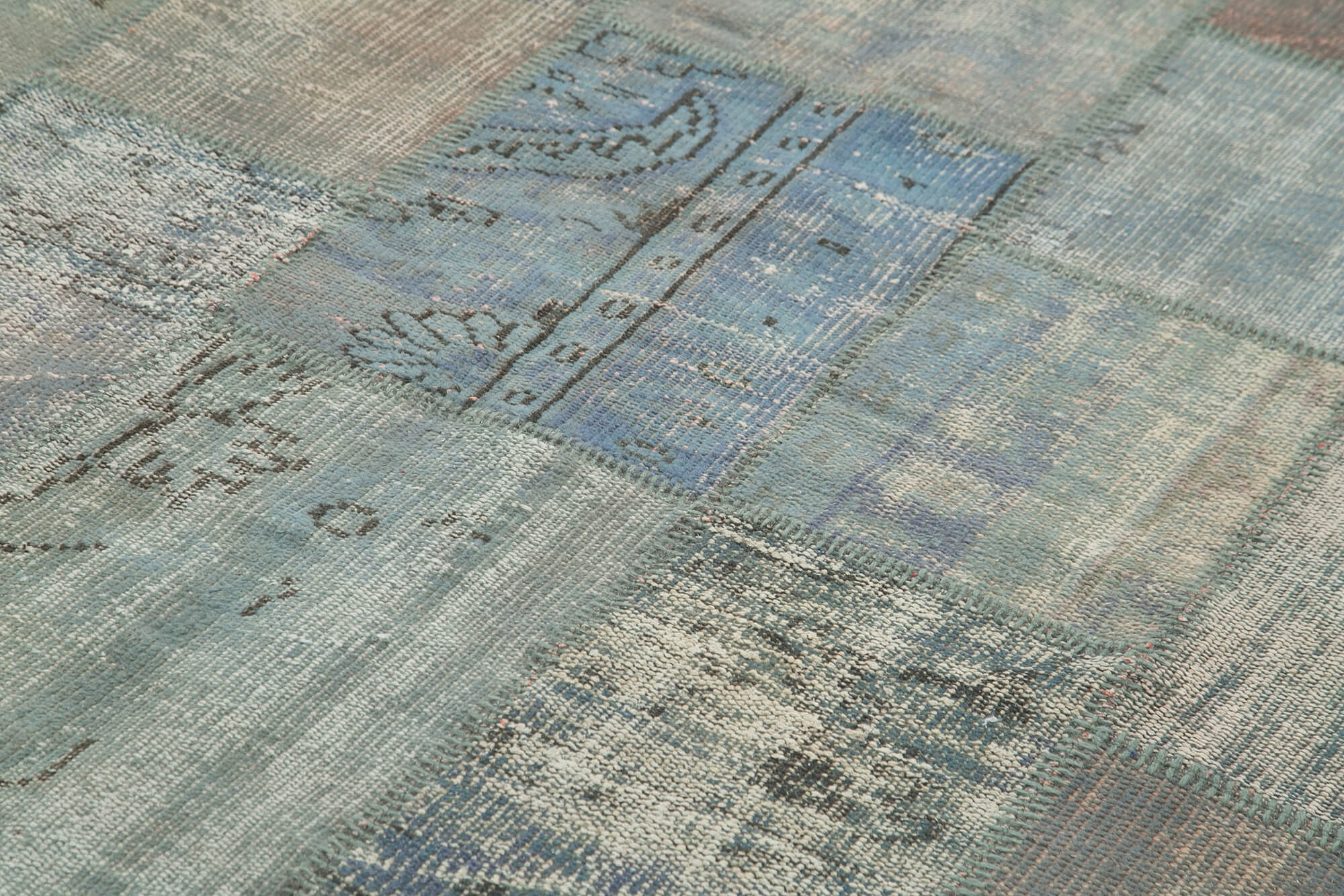 Handwoven turkish contemporary 204 cm x 304 cm grey patchwork carpet