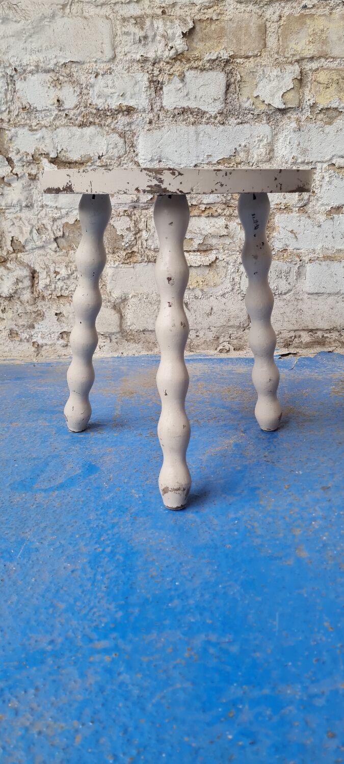 Tripod stool