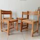 Lot de 2 chaises vintage en Orme massif et jonc dans le goût Regain/Asserbo