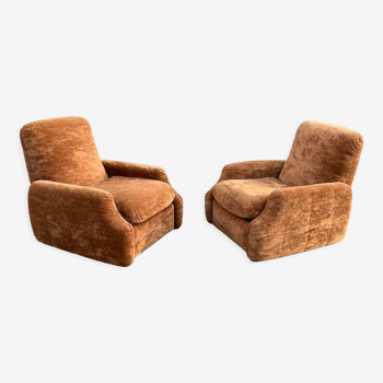 Paire de fauteuils vintages en velours marron clair des années 70