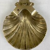 Shell pocket emptier