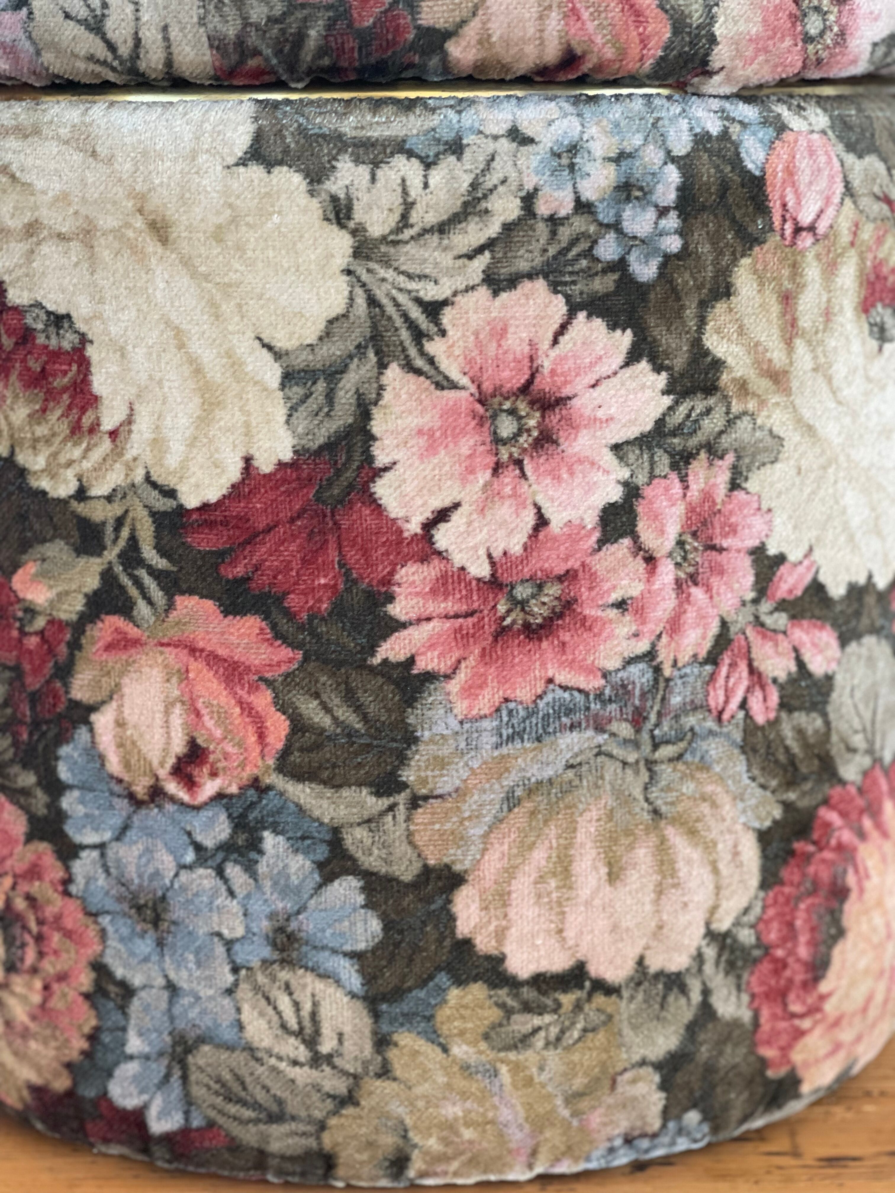 Pouf en velours 1970