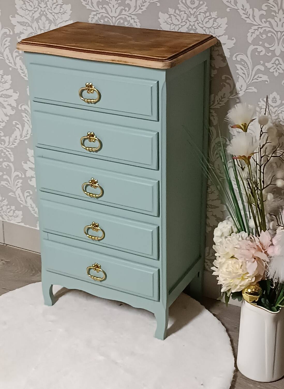 Louis XV style chest of drawers / commode