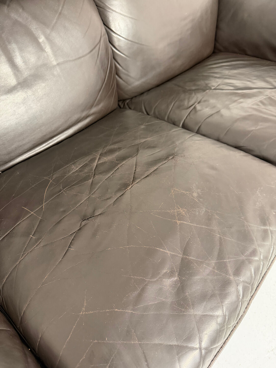 Vintage black leather Dreipunkt Scala design 3-seater sofa in teak.