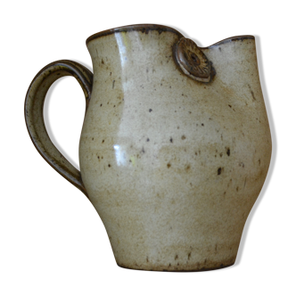 Pitcher owl in sandstone perfect condition