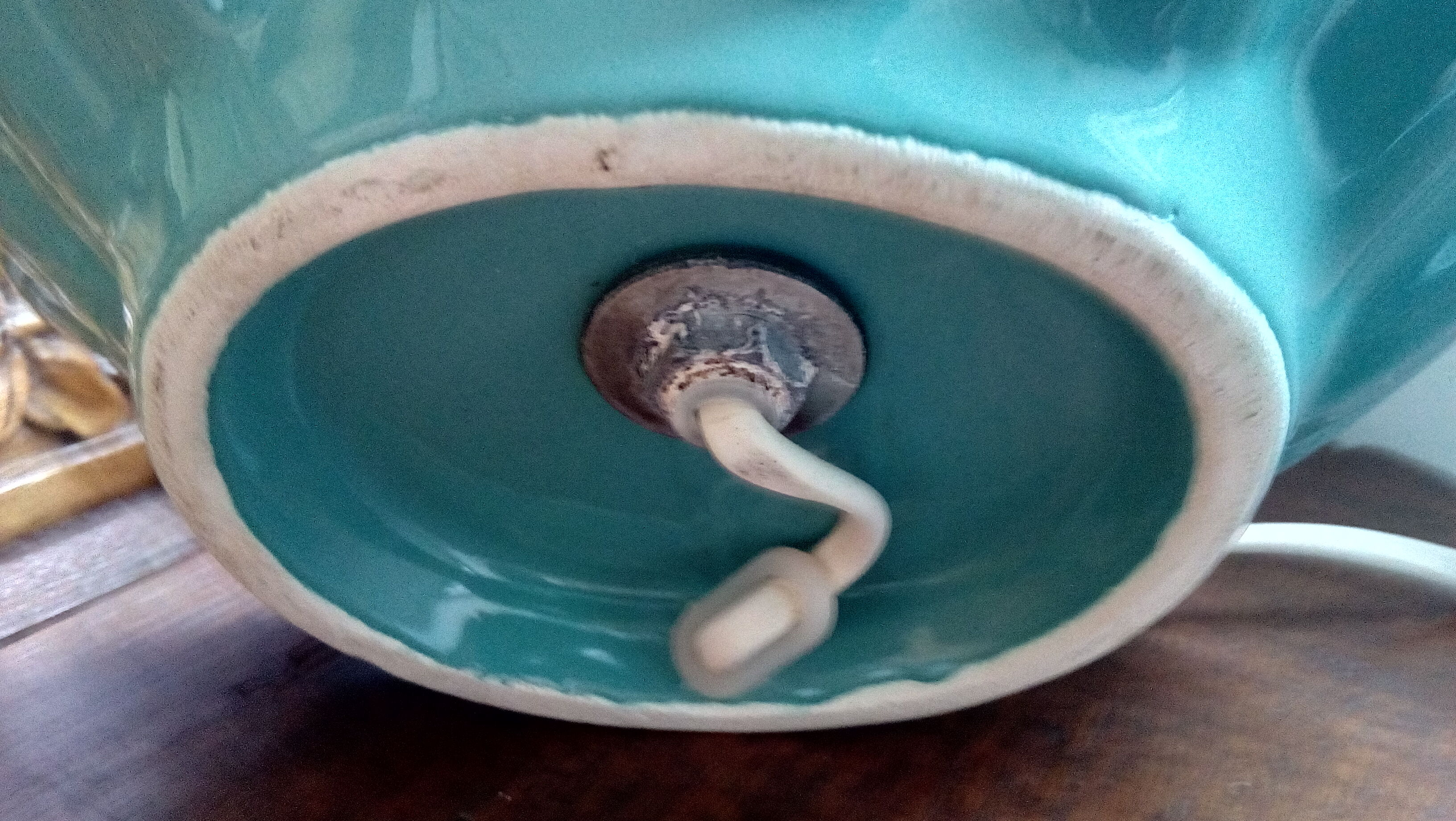 Turquoise blue scallop lamp