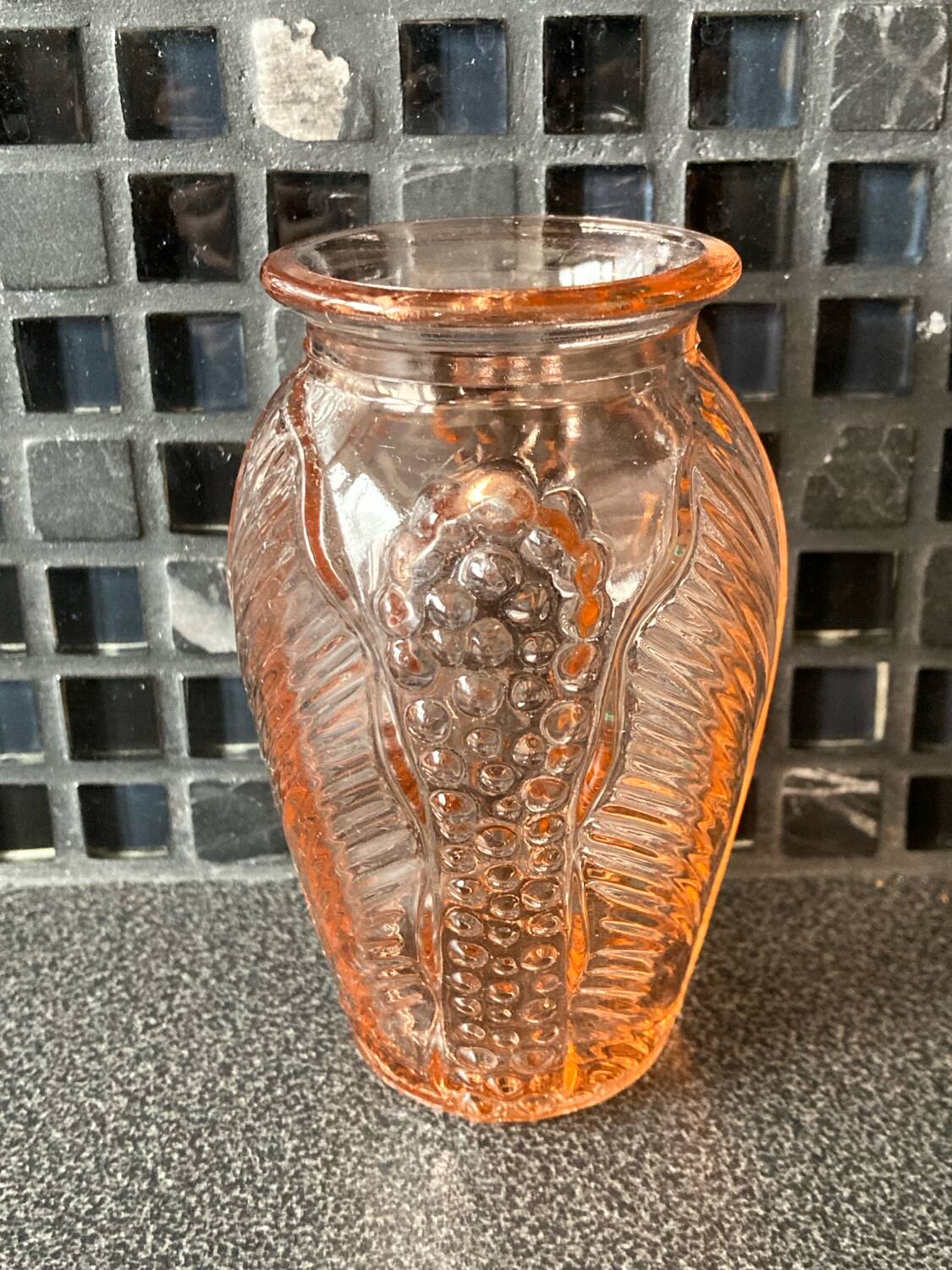 Vase Rosaline en verre moule rose