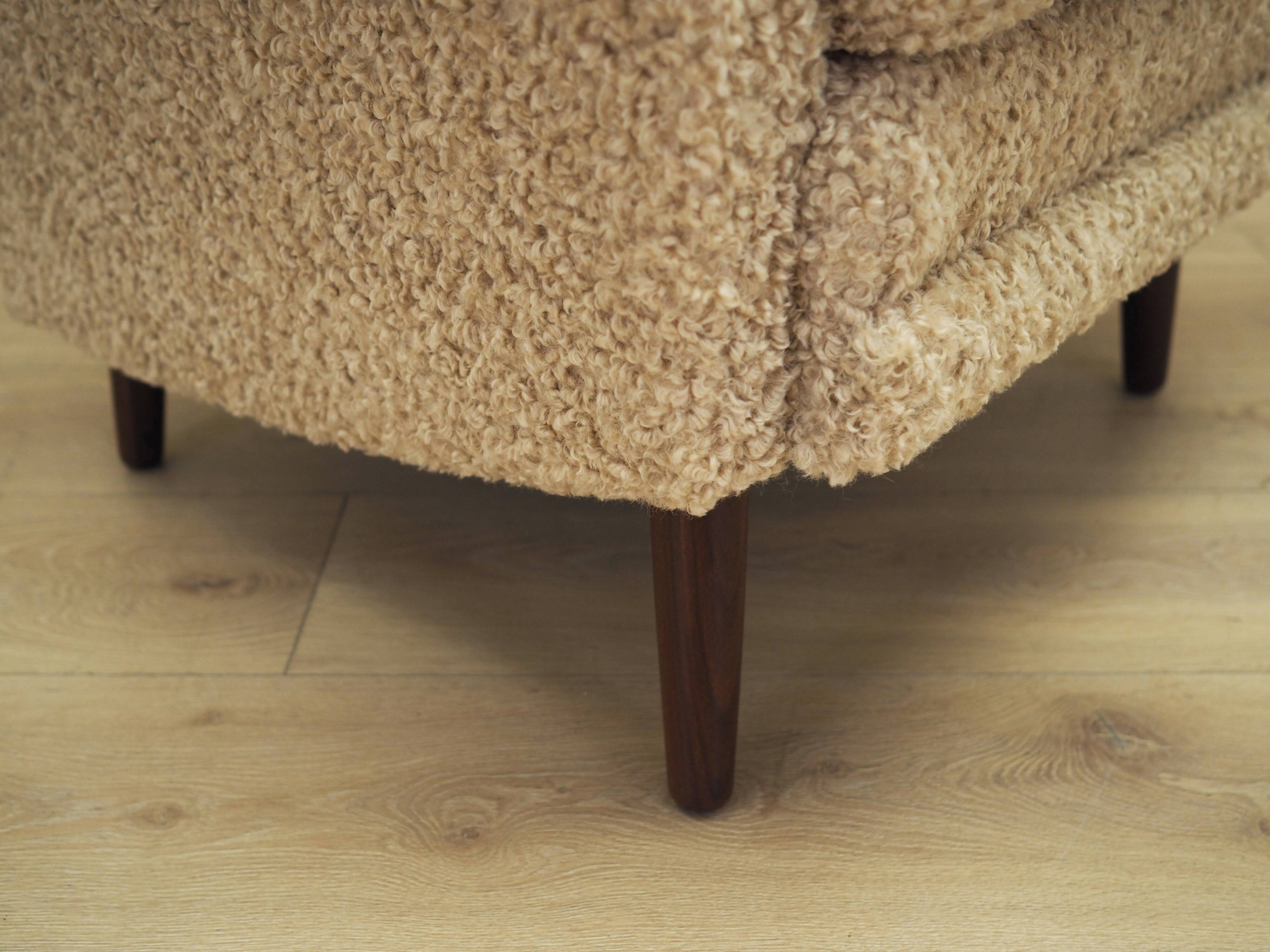 Fauteuil beige, design danois, années 1970, production : Danemark