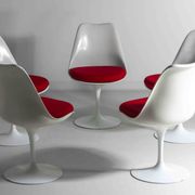 Beautiful set of 5 tulip chairs by Eero Saarinen for Knoll International, 1970s