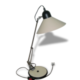Articulated desk lamp