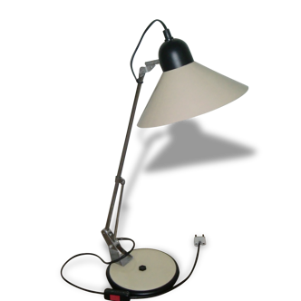 Articulated desk lamp