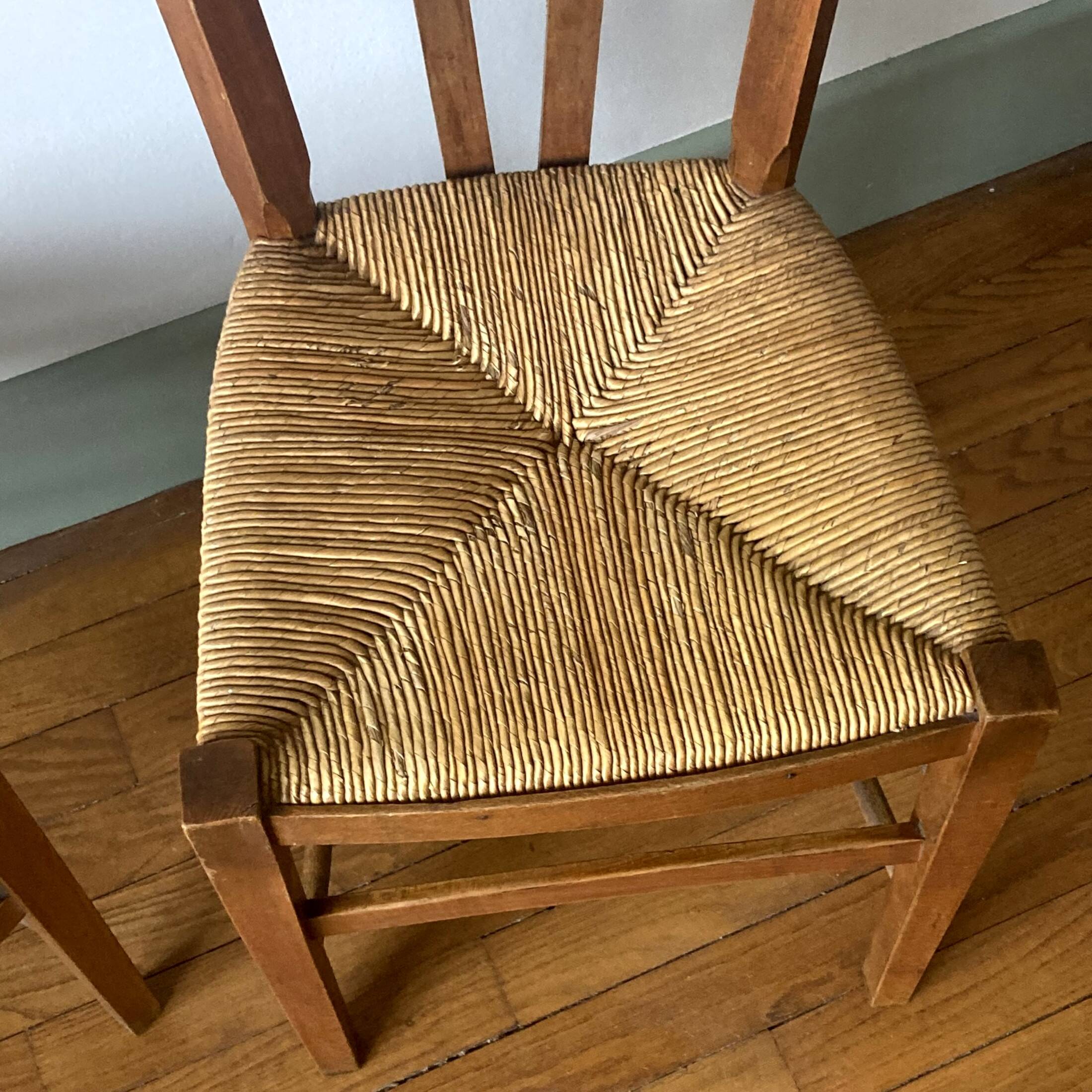 Set of 2 old mulched wooden chairs
