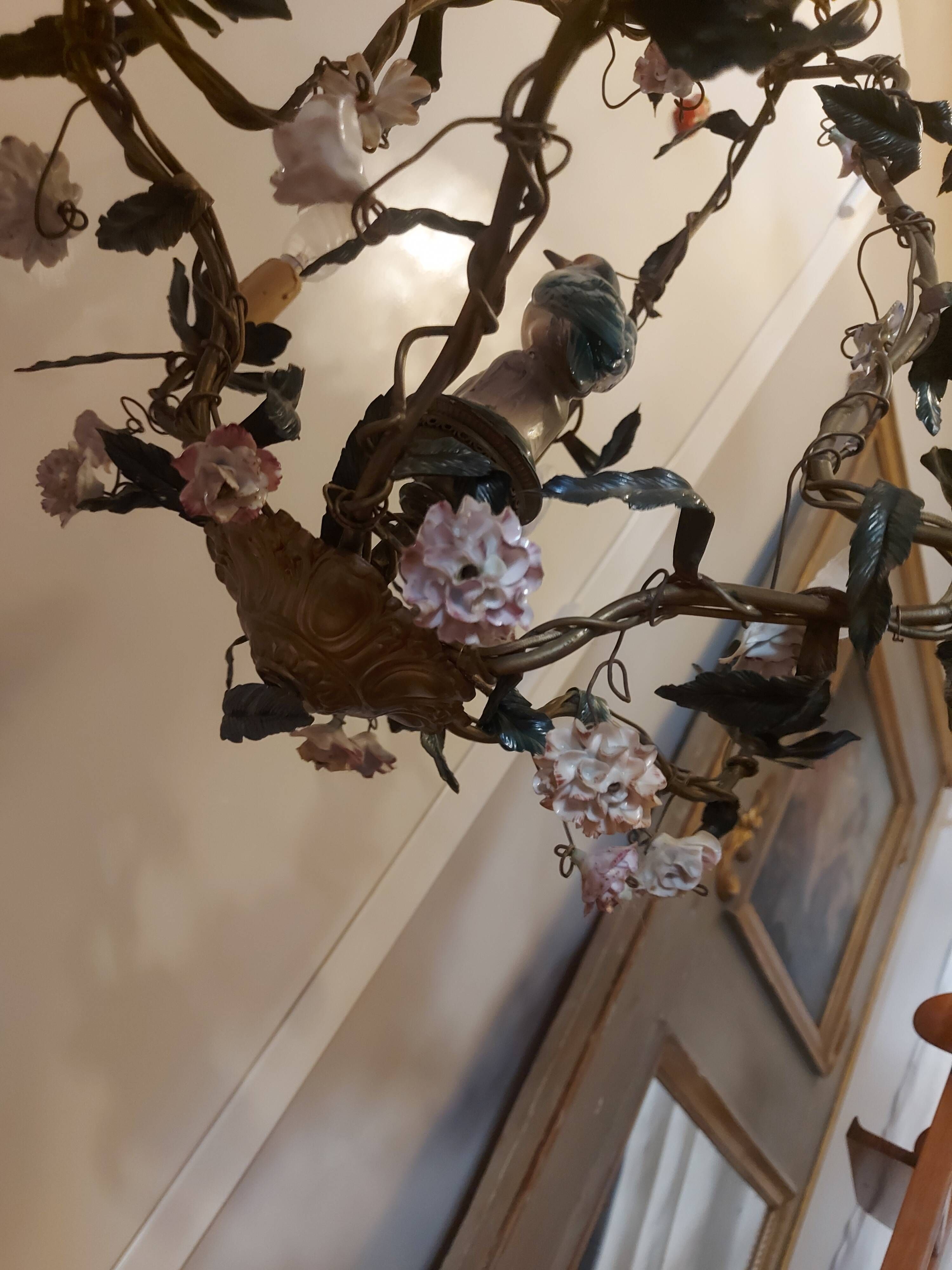 Chandelier cage décor birds and flowers in Meissen porcelain