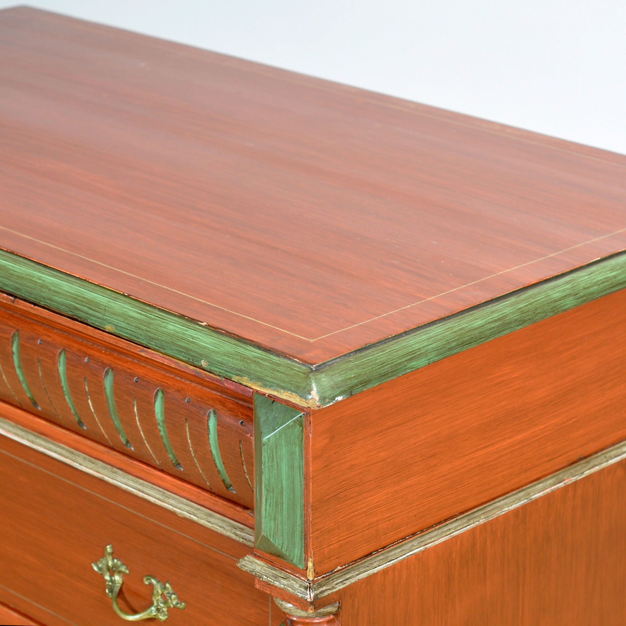Pine chest of drawers, circa 1925