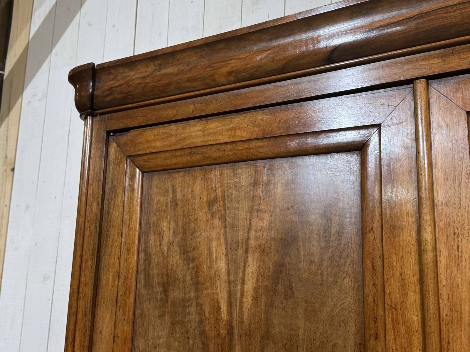 Armoire en noyer 19ème