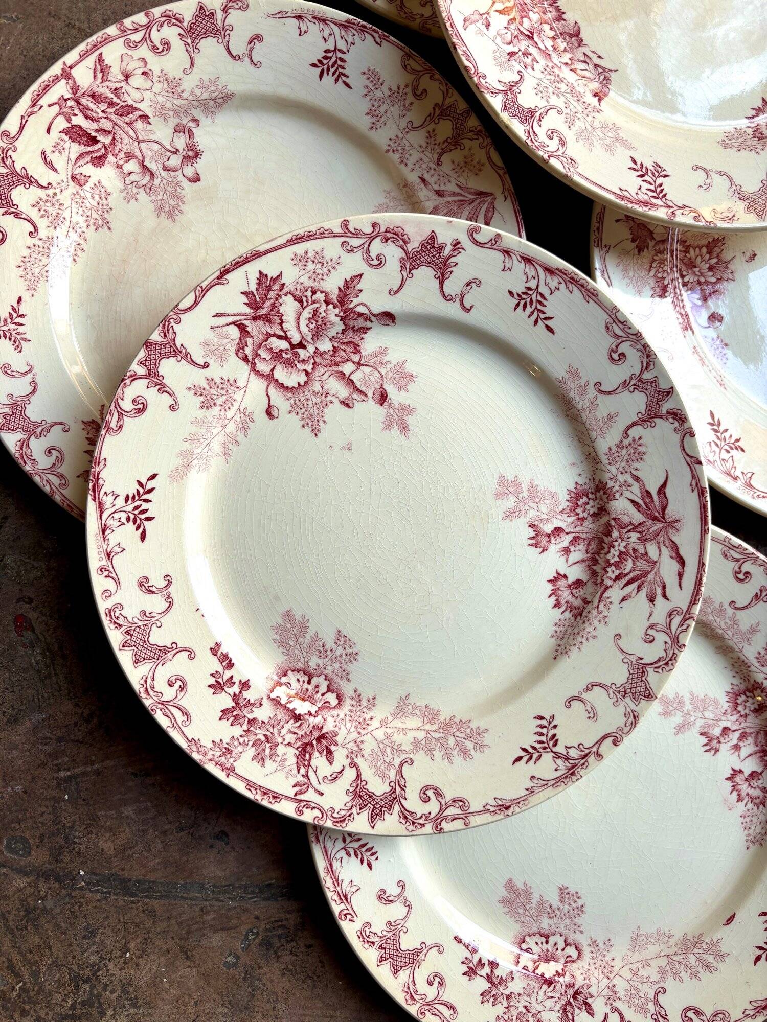 6 Boulenger & Cie flat plates in ecru and pink enamelled ironstone,