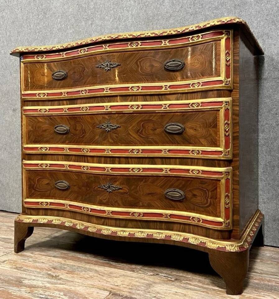 Louis XV style curved chest of drawers in rosewood and rosewood marquetry
