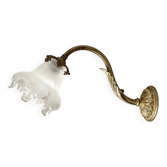 Applique ancienne en bronze et tulipe en verre