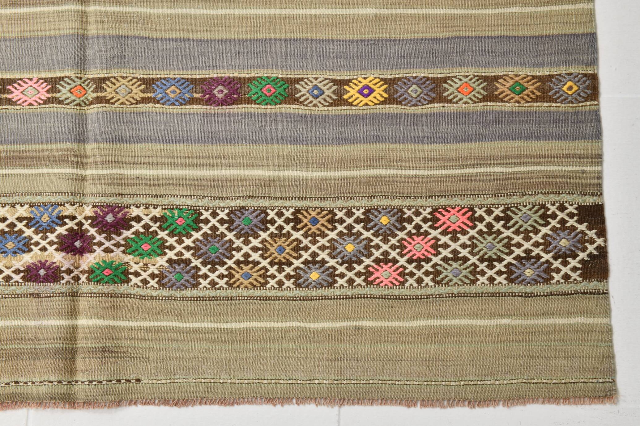 4x8 Soft Pastel Green Vintage Kilim Rug, 139x241Cm SK 33042