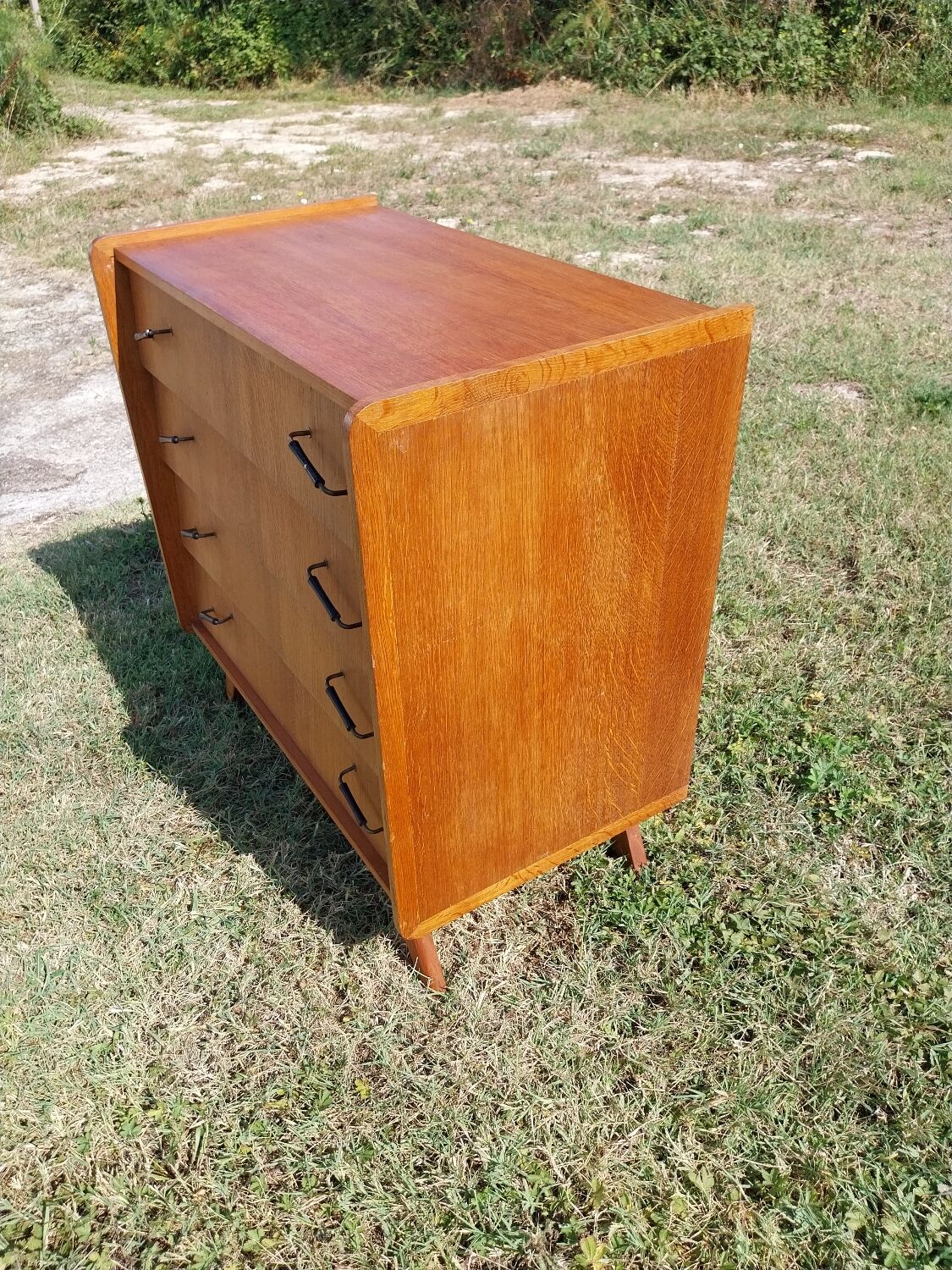 Dresser feet compass 60s